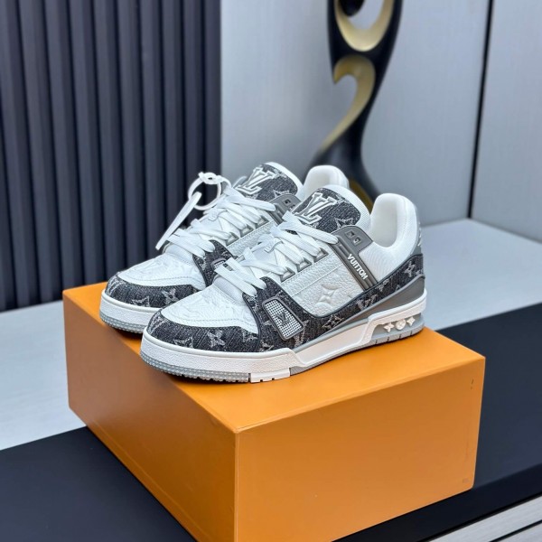 「#124」LOUIS VUITTON Trainer