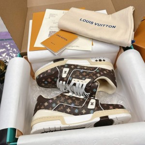 「#236」LOUIS VUITTON Trainer