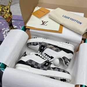 「#243」LOUIS VUITTON Trainer