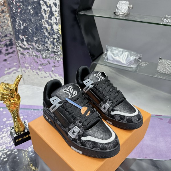 「#117」LOUIS VUITTON Trainer