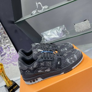 「#259 」LOUIS VUITTON Trainer