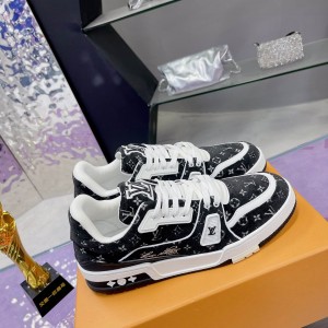 「#270 」LOUIS VUITTON Trainer