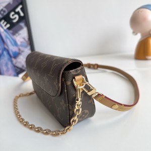 「#11625」Louis Vuitton bags; 