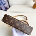 「#11625」Louis Vuitton bags;