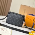 「#11680」Louis Vuitton bags