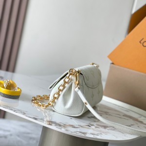 「#11697」Louis Vuitton bags