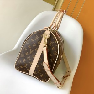 「#11698」Louis Vuitton bags; Travel Bag