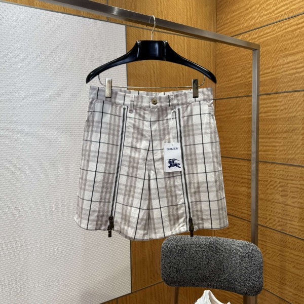 「#8305」  Burberry shorts
