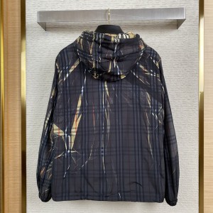 「#8429」  Burberry jakcet; Reversible jacket