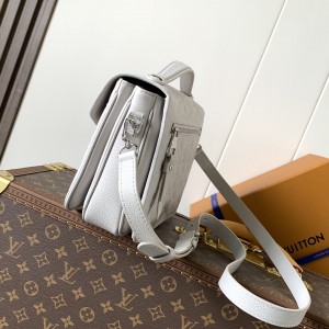 「#20004」Louis Vuitton bags; Chip M13481 ( 25 x 19 x 7 cm