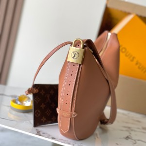 「#20016」Louis Vuitton Bags; Chip M14642 ( 26 x 5 x 32cm