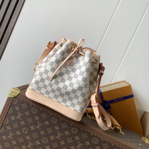 「#20060」Louis Vuitton Bags; Chip  M40594 (24 x 15 x 22 cm