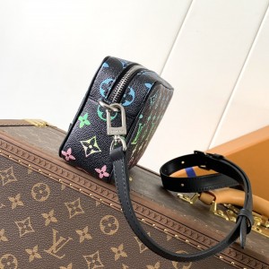 「#20063」Louis Vuitton Bags; Chip  M13903 ( 20.0 x 13.0 x 6.5 cm