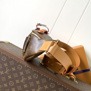 「#20075」Louis Vuitton Bags; Chip  M11539 ( 30.0 x 15.0 x 8.0 cm