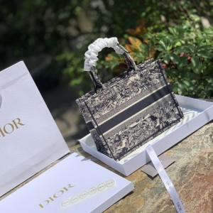 「#22521」Dior Bags  (36x27.5x16.5cm