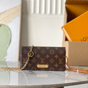 「#20109」Louis Vuitton Bags; Chip  M82509 ( 20.7 x 10.2 x 3.5 cm