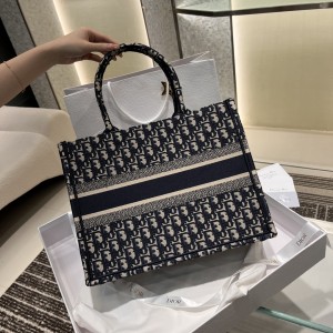 「#22587」Dior Bags  (26.5×36×42cm