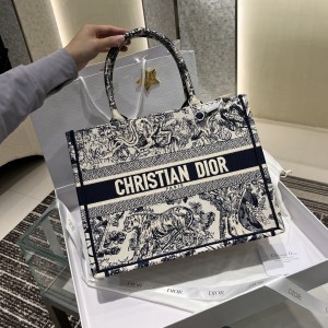 「#22588」Dior Bags  (26.5×36×42cm