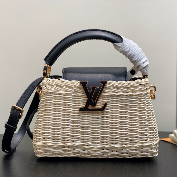 「#20216」Louis Vuitton Bags; M26005  (21 ×8 × 14 cm
