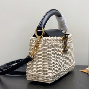 「#20216」Louis Vuitton Bags; M26005  (21 ×8 × 14 cm