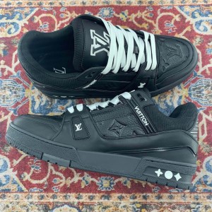 「#107」LOUIS VUITTON Trainer 