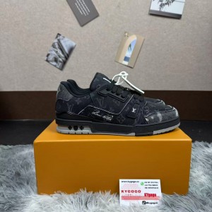 「#100」LOUIS VUITTON Trainer 